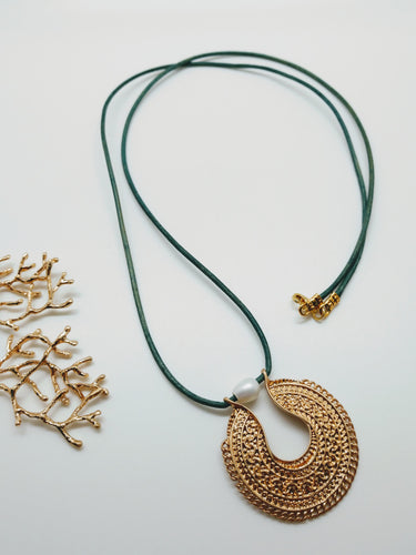 Golden Medallion Necklace